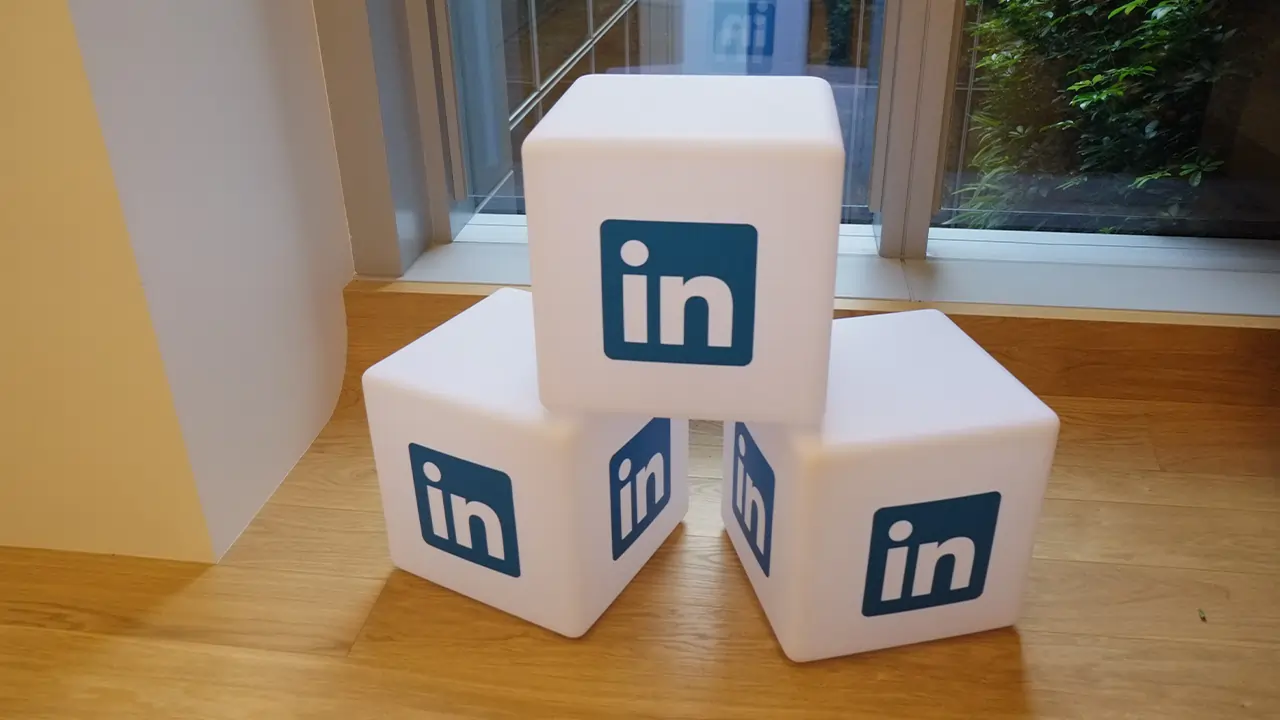 LinkedIn Elevates Sales Navigator with Lead IQ and Advanced Account IQ Tools